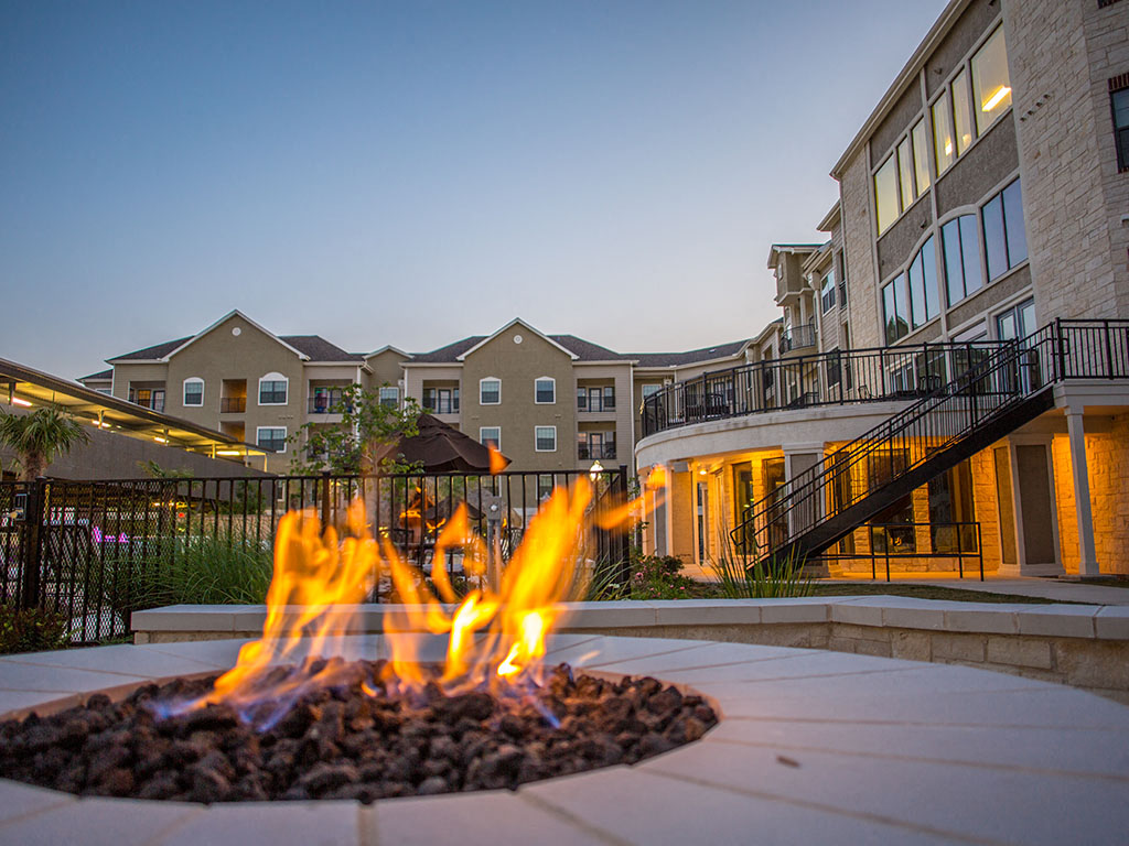 Photos and Video of Creekside Vue Apartments in New Braunfels, TX